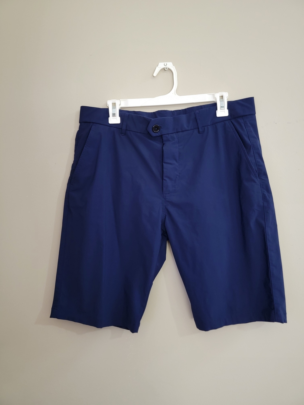 Greyson Deep Navy Flat-Front Shorts Size 34